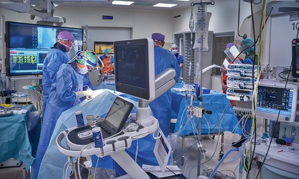 Image: Part of the heart surgery TAVI can now be performed via the radial artery instead of the femoral artery (Photo courtesy of Radboudumc)